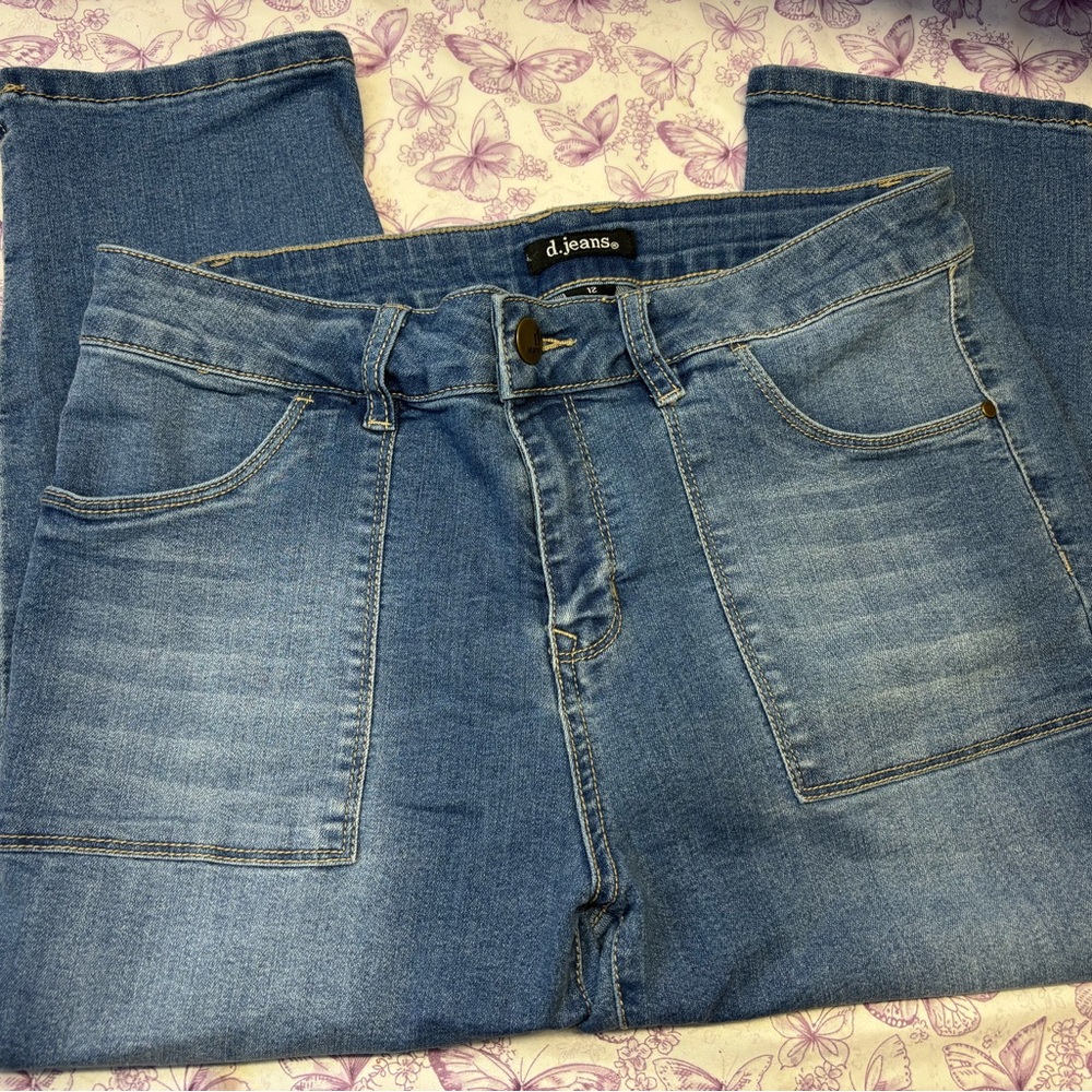 D. Jeans Women’s Light Blue Relaxed Fit Jeans